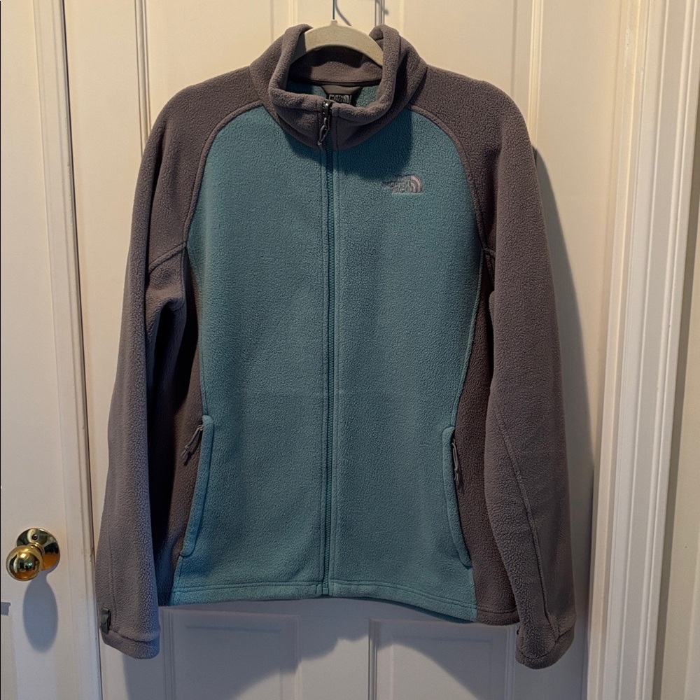 The North Face Women’s Fleece Jacket
